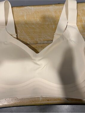 Everyday Seamless Comfort Bra in Ivory